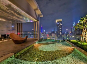Axon Residence Bukit Bintang By Luna,,4 star