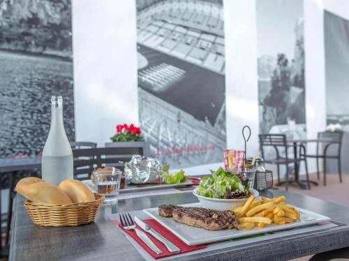 hotel ibis marseille timone adults only