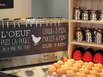 hotel ibis marseille timone adults only