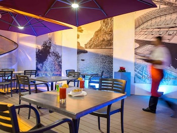 hotel ibis marseille timone adults only