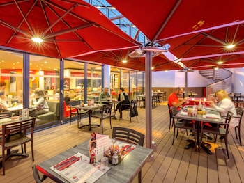 hotel ibis marseille timone adults only