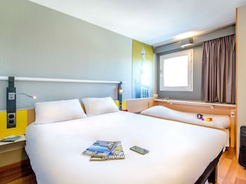 hotel ibis marseille timone adults only