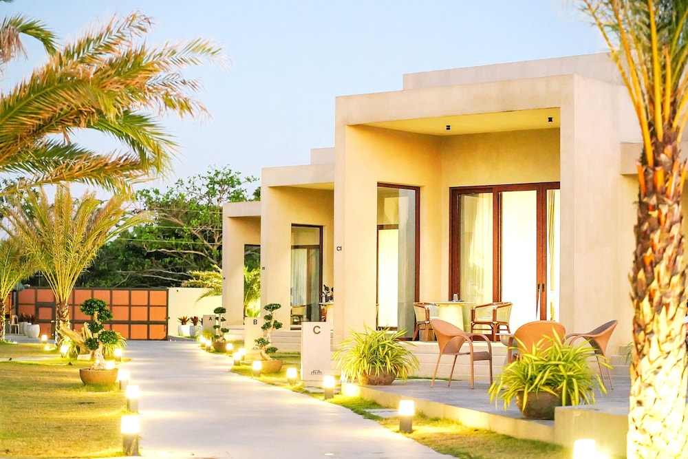tana beach villas