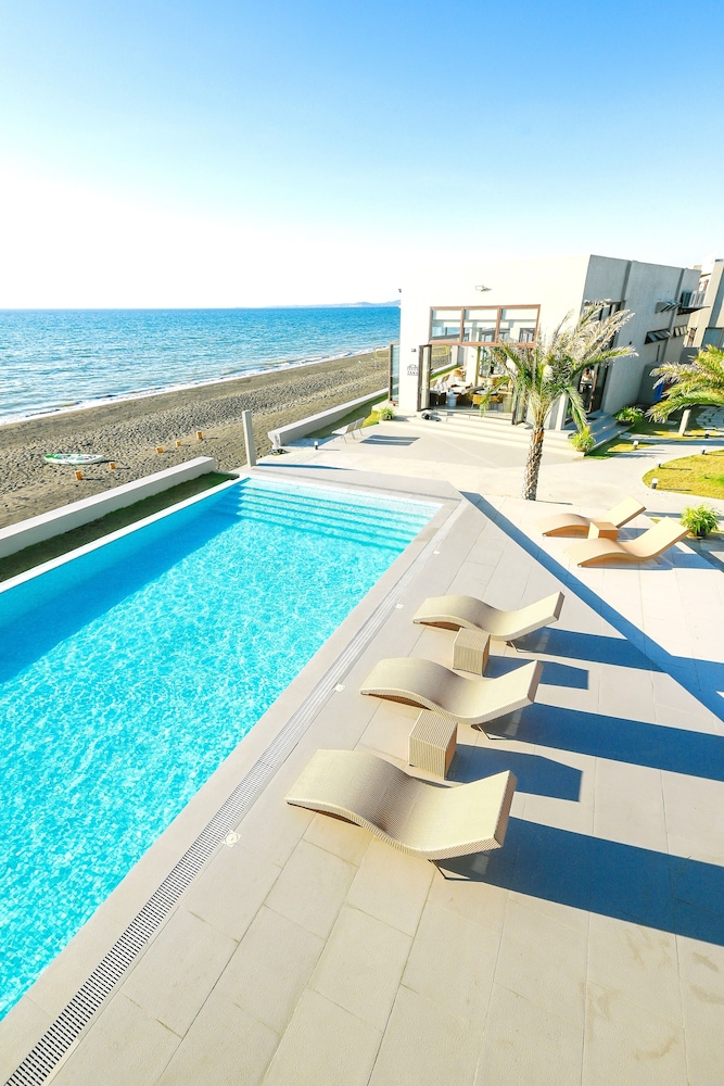 tana beach villas