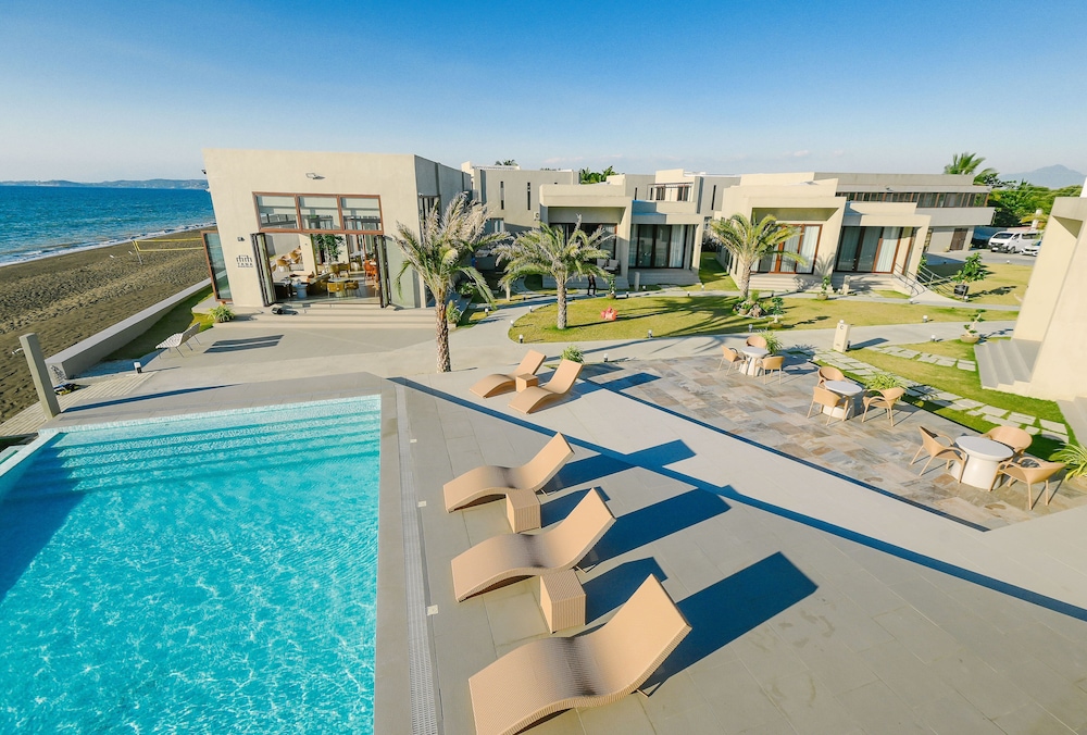 tana beach villas