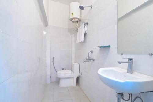chowdhry tourist lodge paharganj ndls