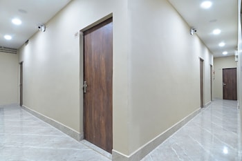 chowdhry tourist lodge paharganj ndls