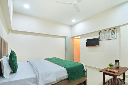 chowdhry tourist lodge paharganj ndls
