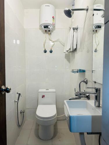 chowdhry tourist lodge paharganj ndls
