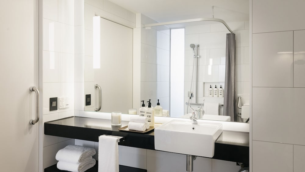 hotel indigo melbourne on flinders by ihg