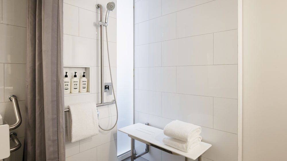 hotel indigo melbourne on flinders by ihg