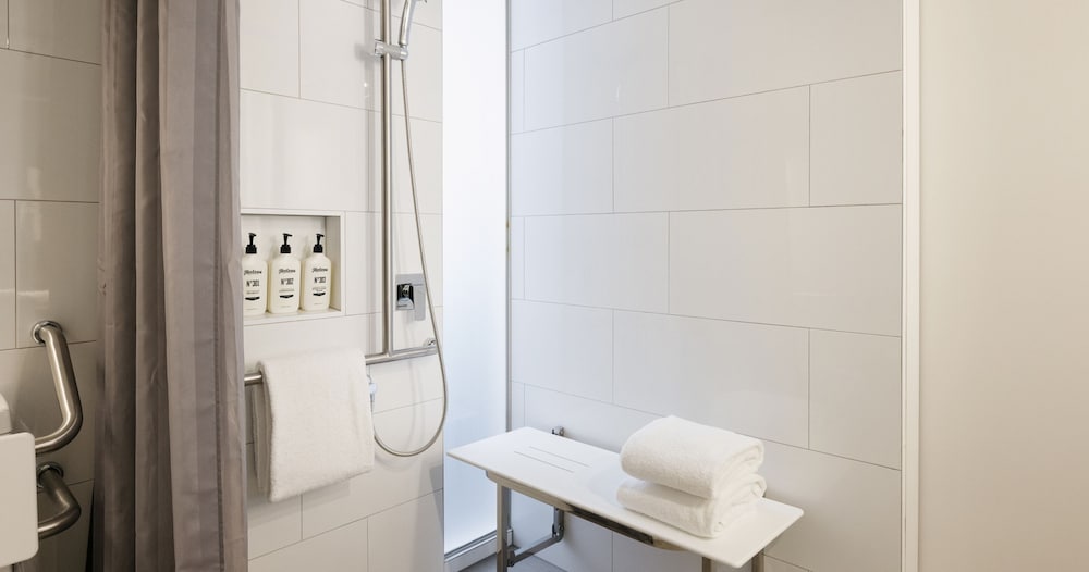 hotel indigo melbourne on flinders by ihg