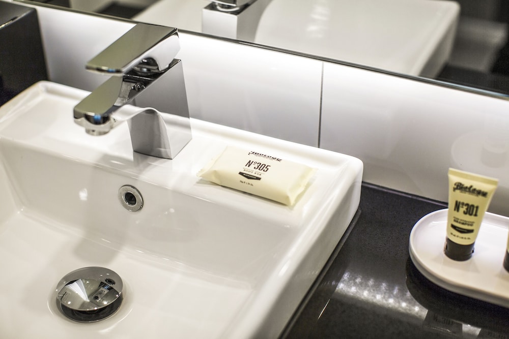 hotel indigo melbourne on flinders by ihg