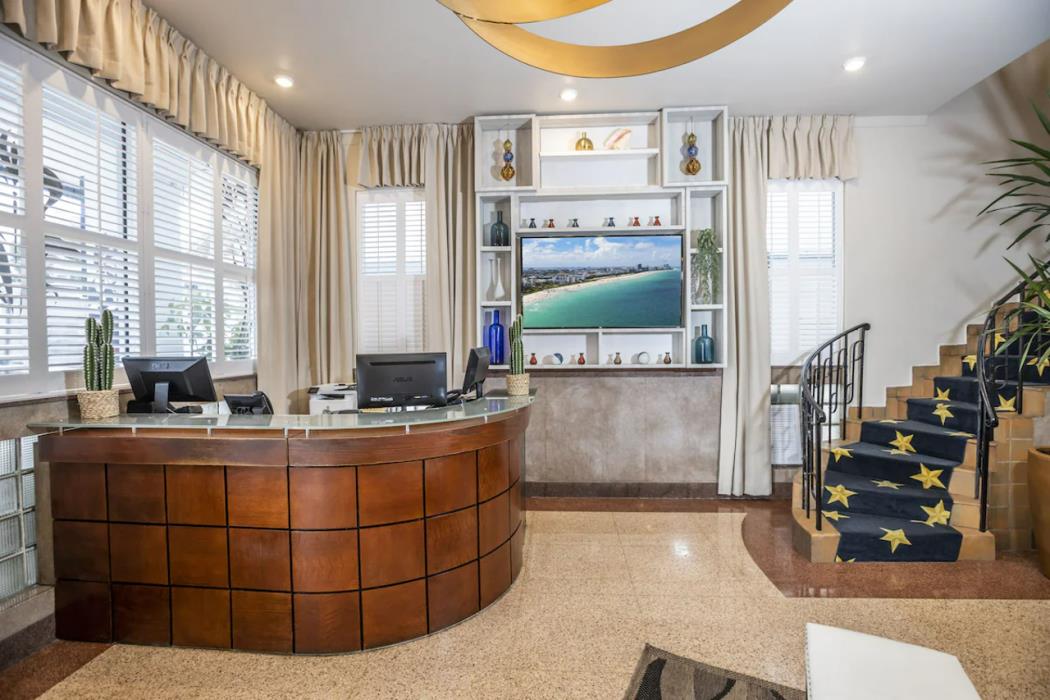 chesterfield hotel and suites