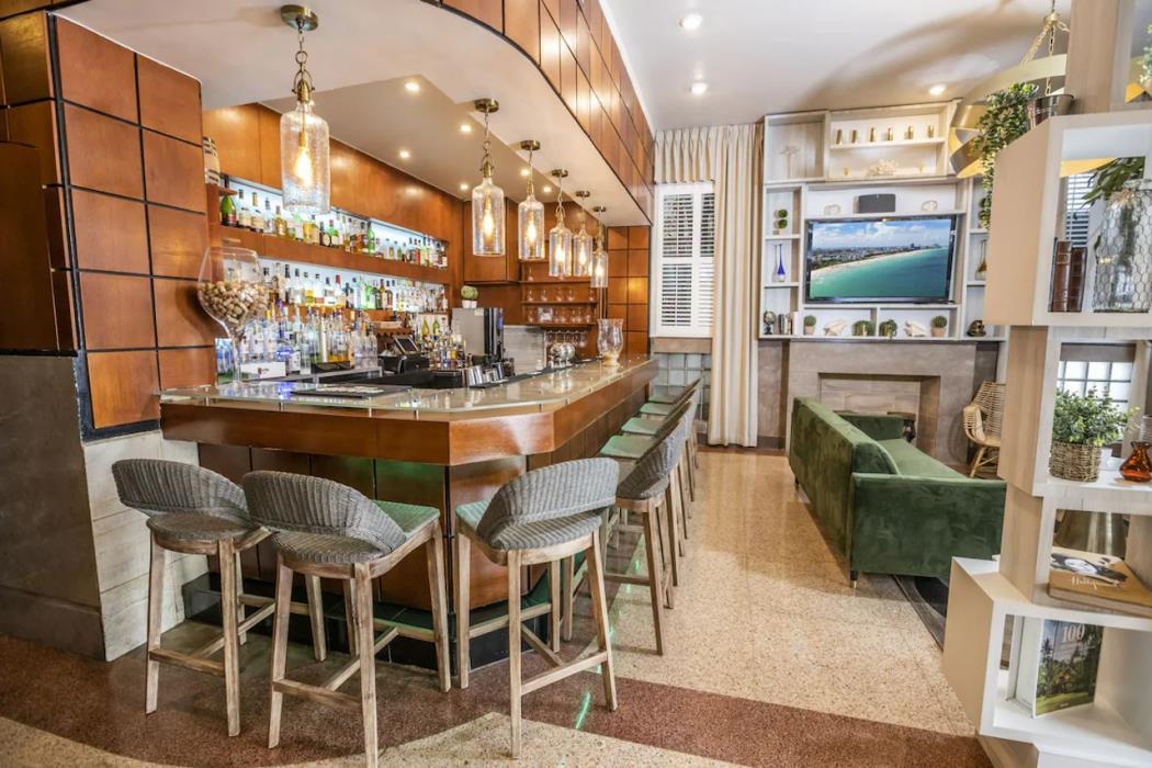 chesterfield hotel and suites