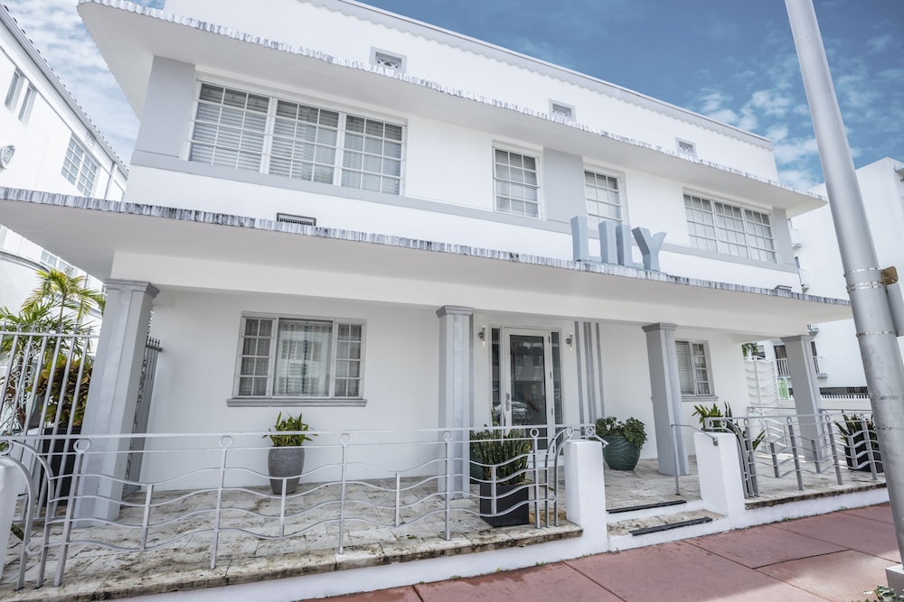 chesterfield hotel and suites