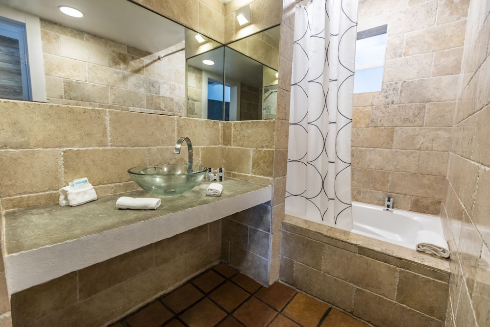 chesterfield hotel and suites