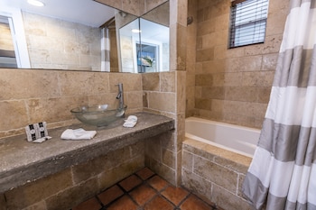 chesterfield hotel and suites