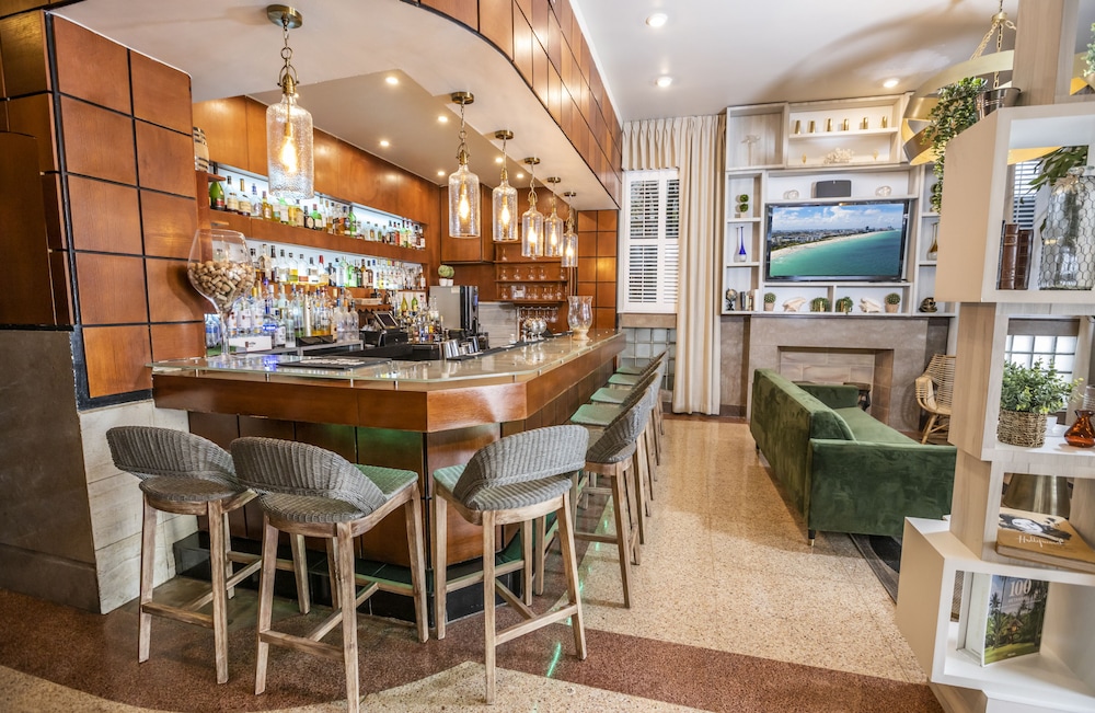 chesterfield hotel and suites