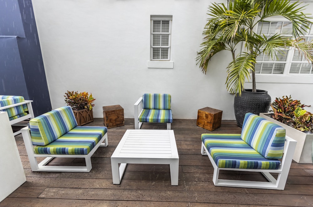 chesterfield hotel and suites