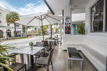 chesterfield hotel and suites