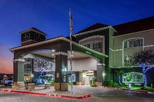 la quinta inn and suites by wyndham laredo airport