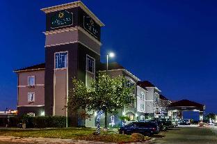 la quinta inn and suites by wyndham laredo airport