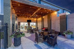 la quinta inn and suites by wyndham laredo airport