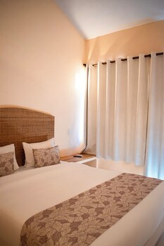 casa noa colonial rooms