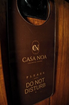 casa noa colonial rooms