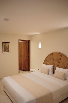 casa noa colonial rooms