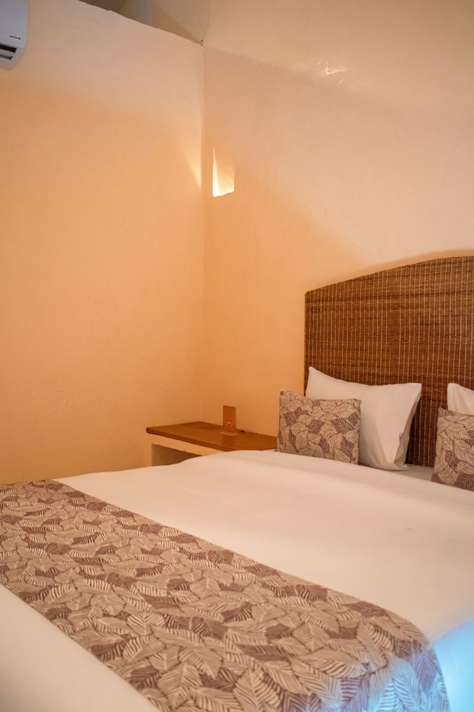 casa noa colonial rooms