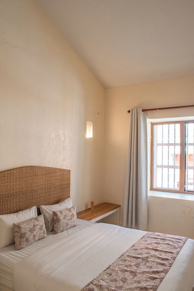 casa noa colonial rooms