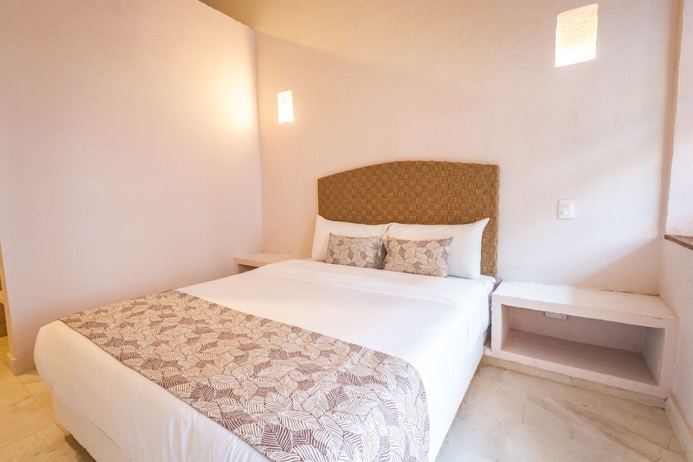 casa noa colonial rooms