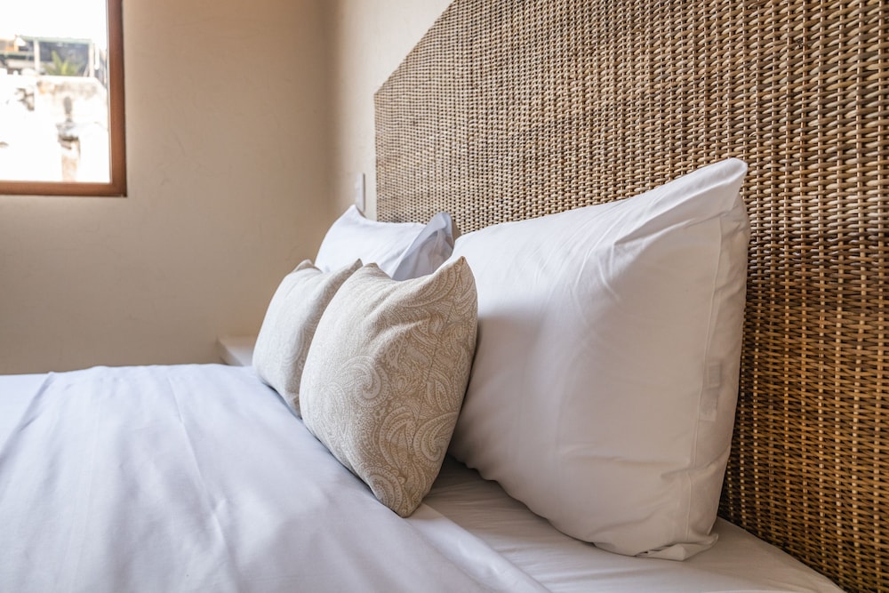 casa noa colonial rooms