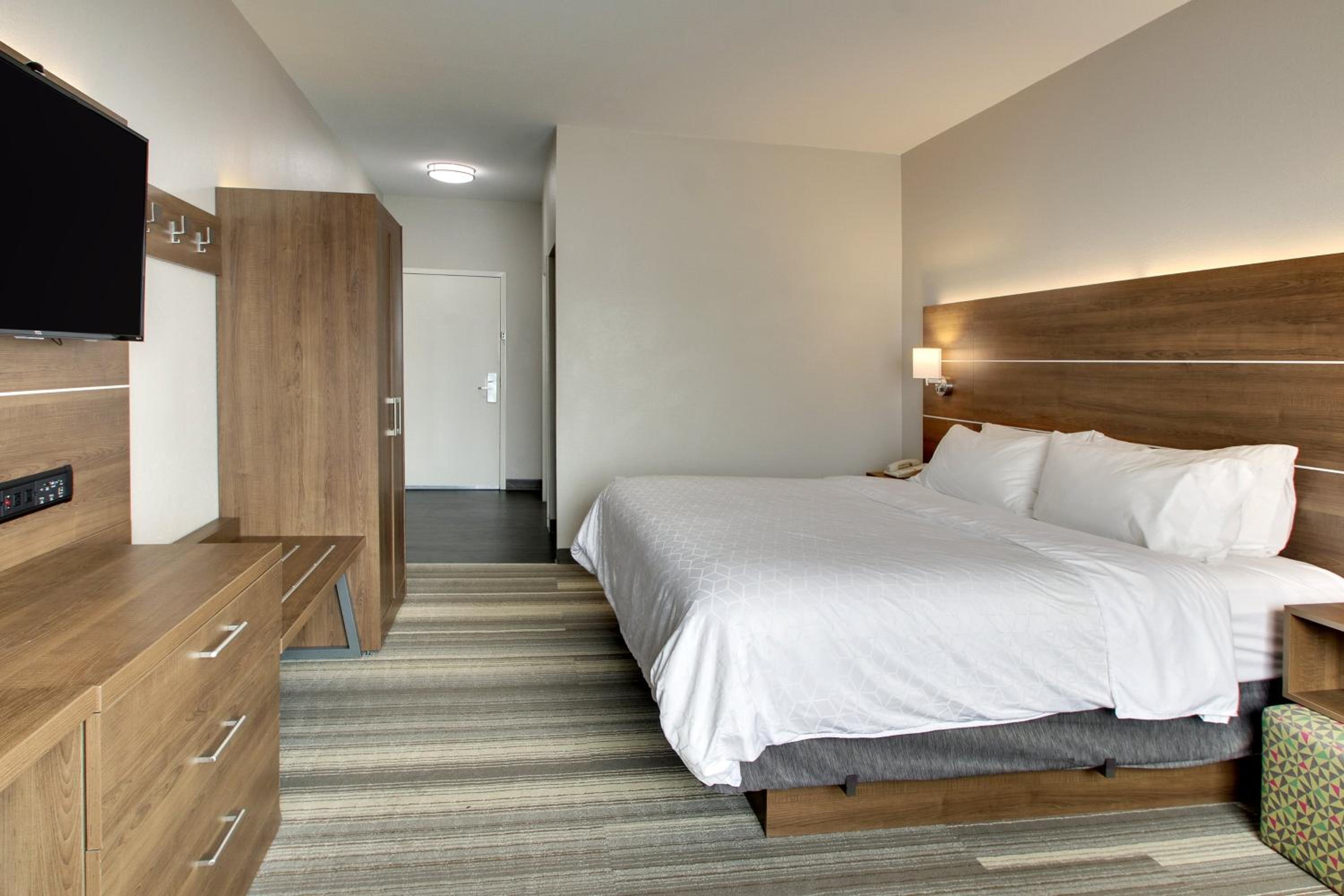 holiday inn express and suites laurel by ihg