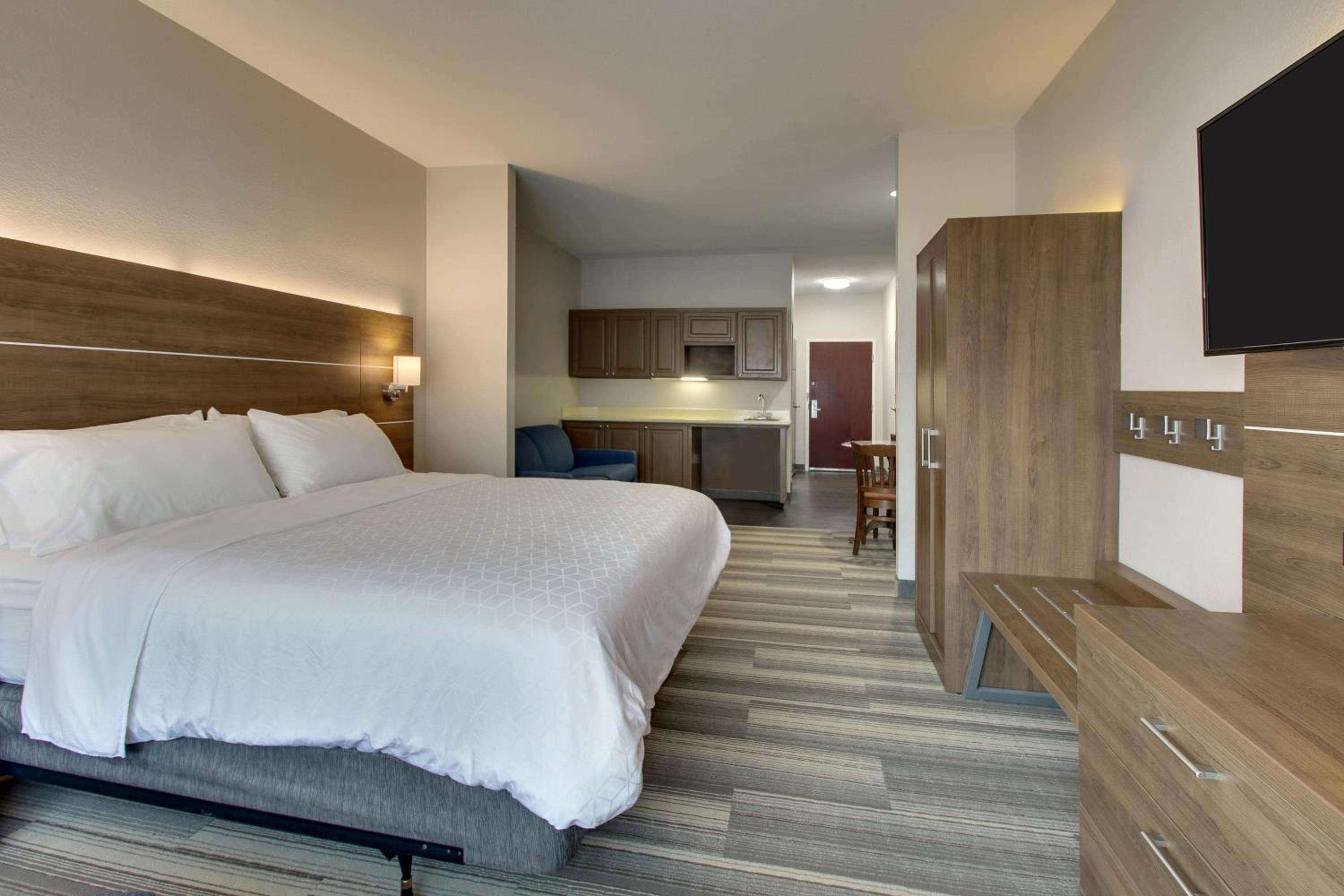 holiday inn express and suites laurel by ihg