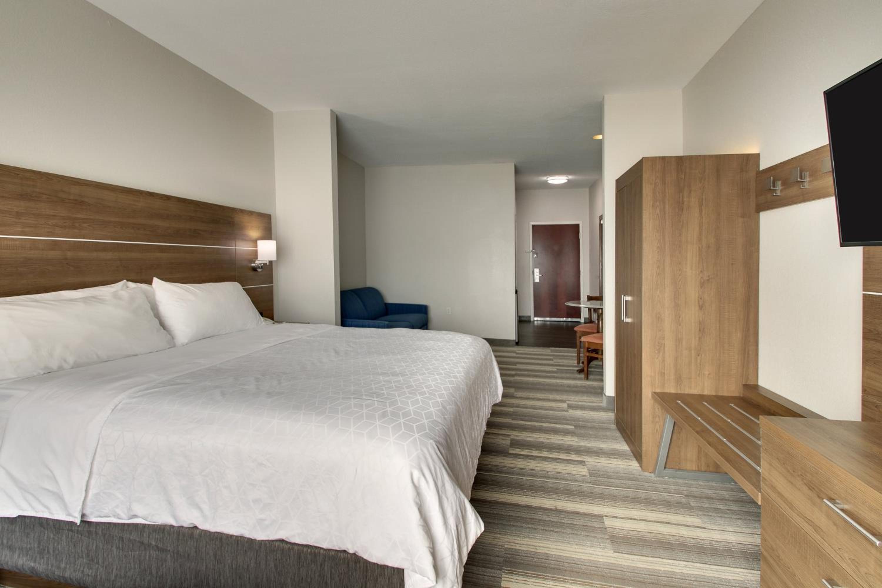 holiday inn express and suites laurel by ihg