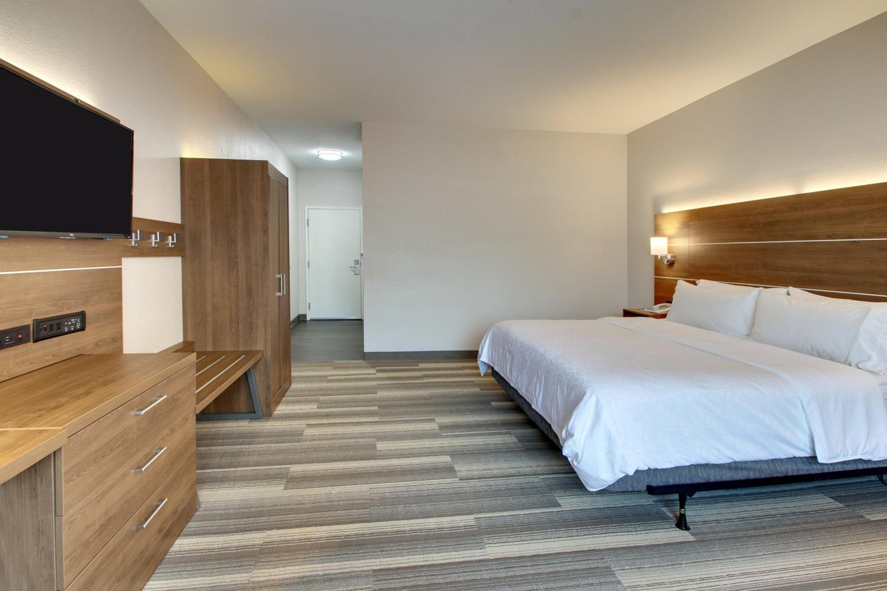 holiday inn express and suites laurel by ihg