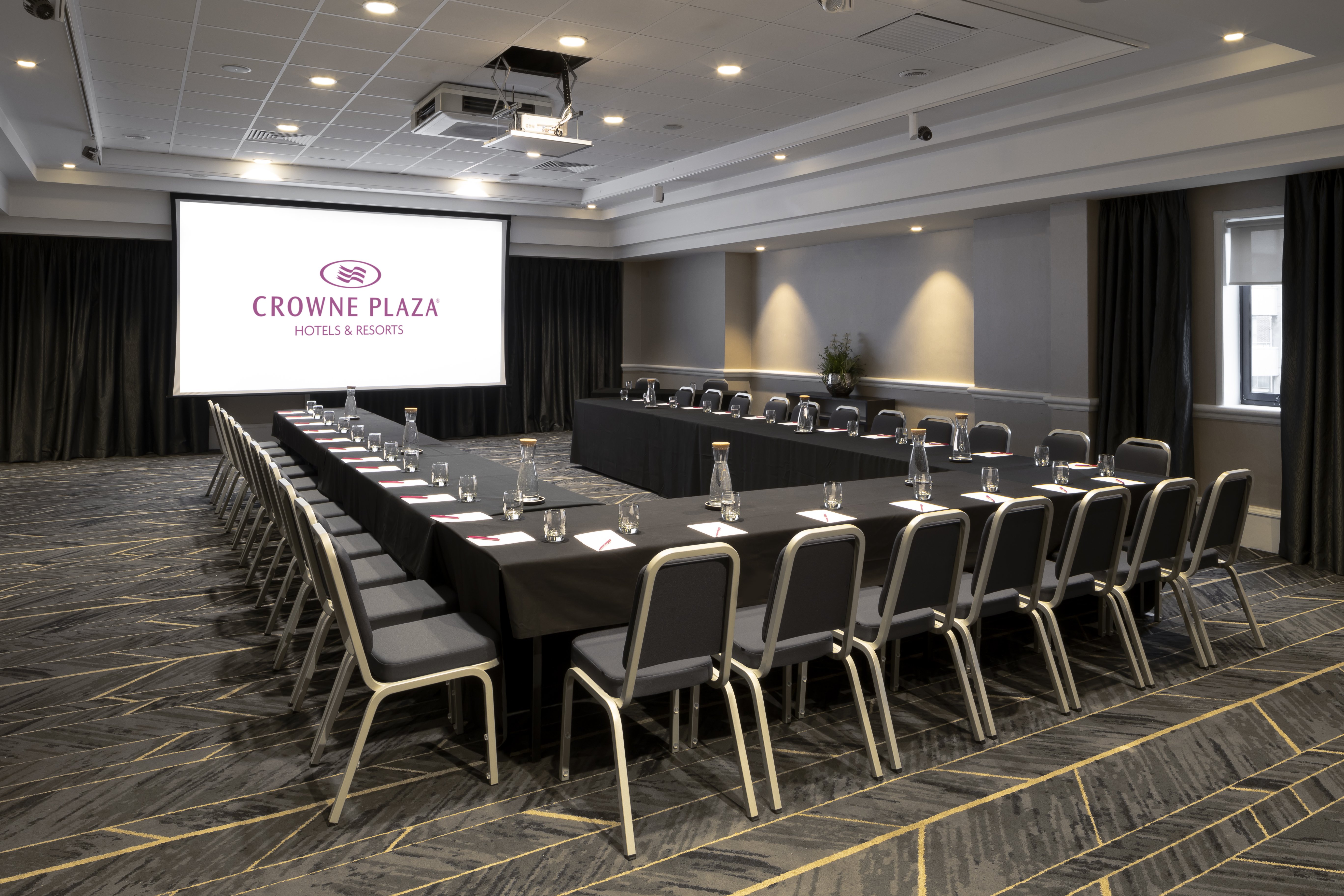 crowne plaza leeds by ihg