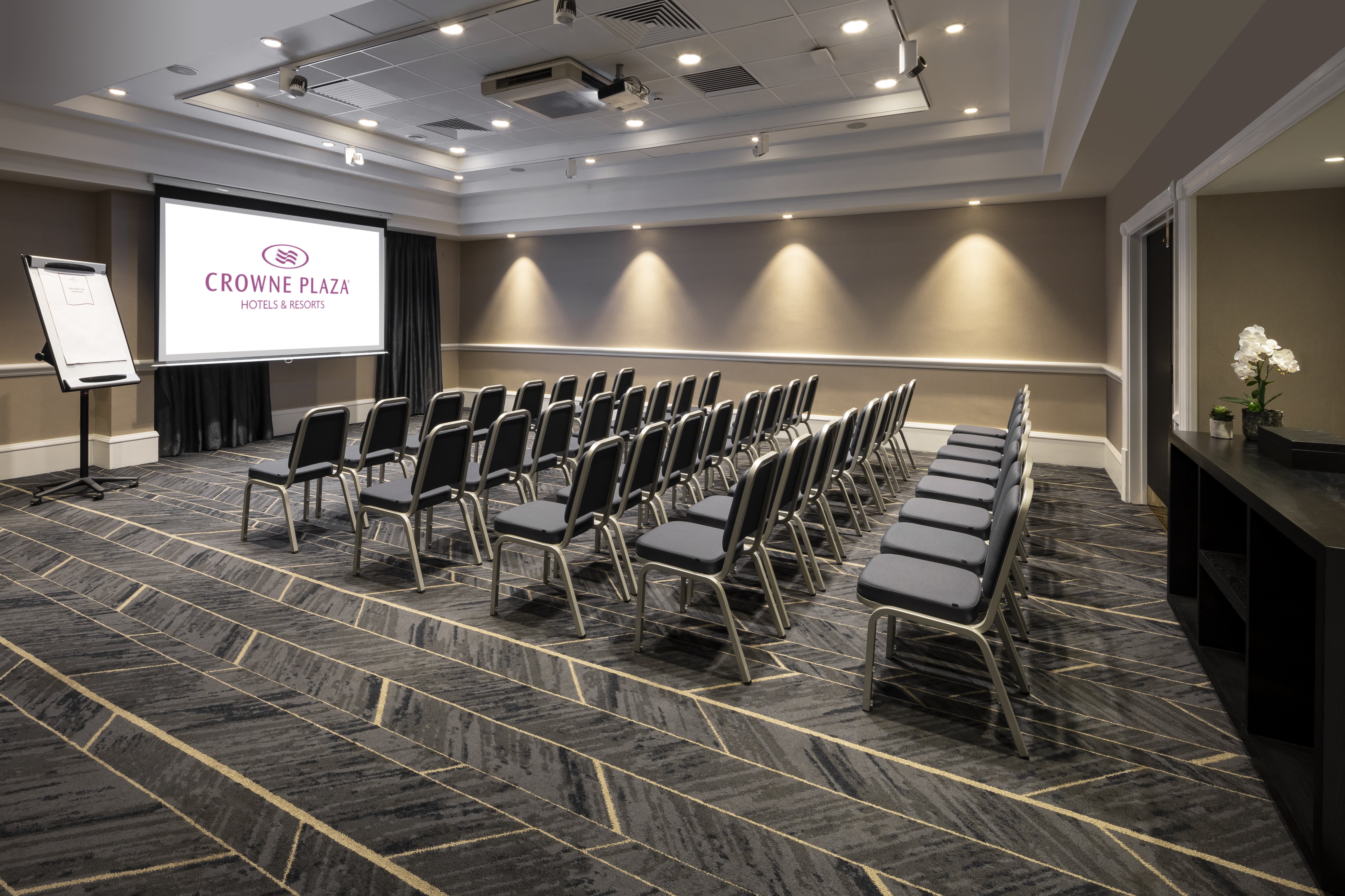 crowne plaza leeds by ihg