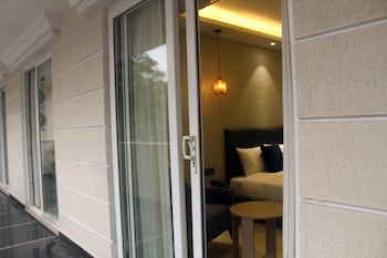 ahuja residency mayfield garden