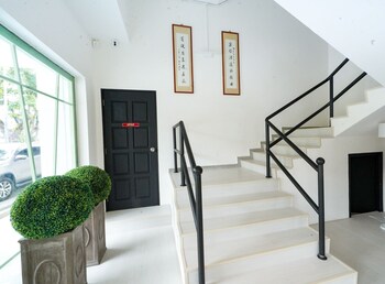 robin hotel