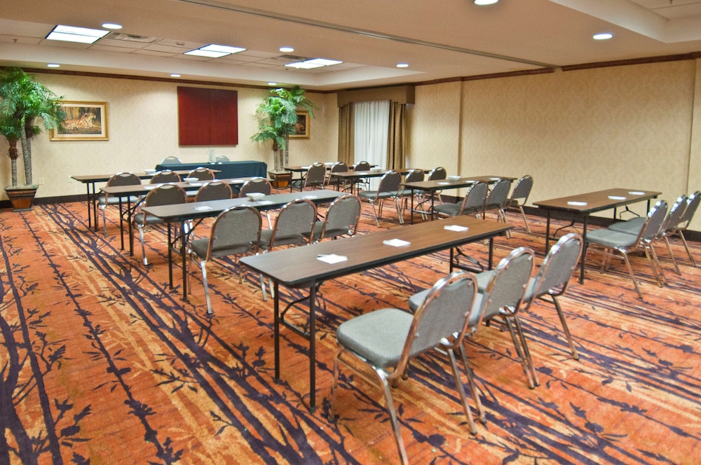 hampton inn livingston