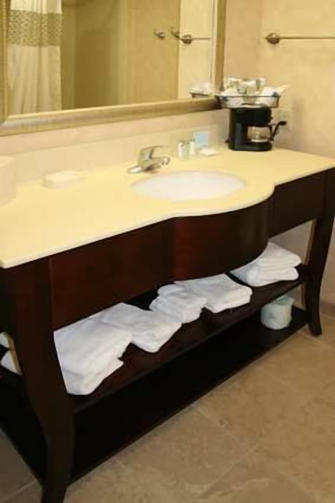 hampton inn livingston