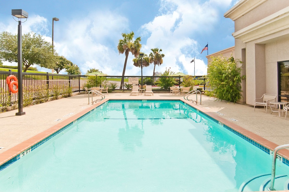 hampton inn livingston
