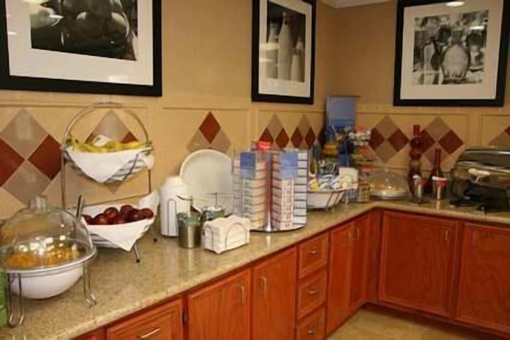 hampton inn livingston
