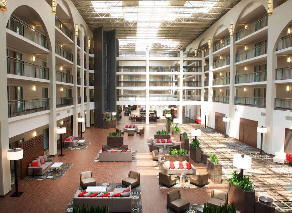 embassy suites by hilton detroit livonia novi