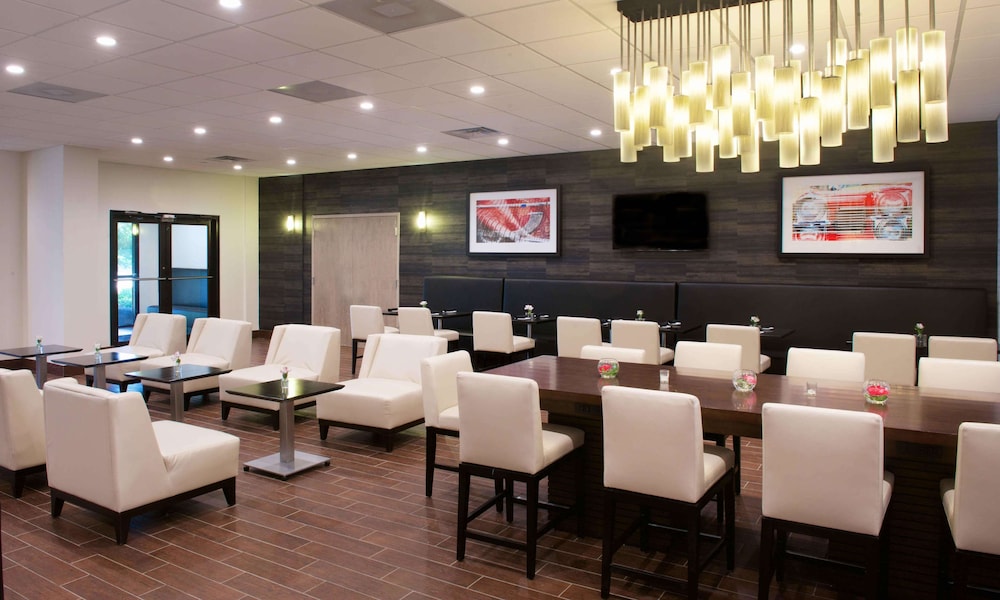 embassy suites by hilton detroit livonia novi