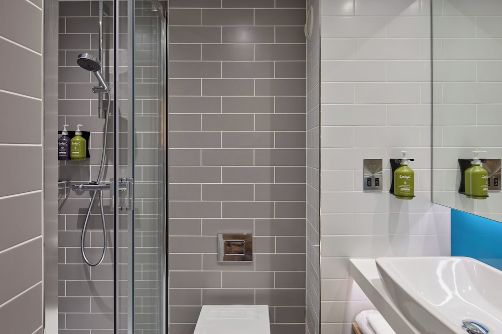 holiday inn express london limehouse by ihg